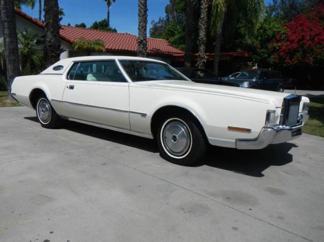 1972 lincoln mark iv tripple white w 63000 miles very nice