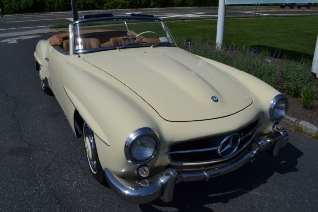 1960 mercedes 190sl. this car has been repainted in light ivory