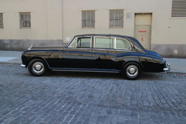 1965 rolls royce phantom v h.j mulliner park ward coach built body