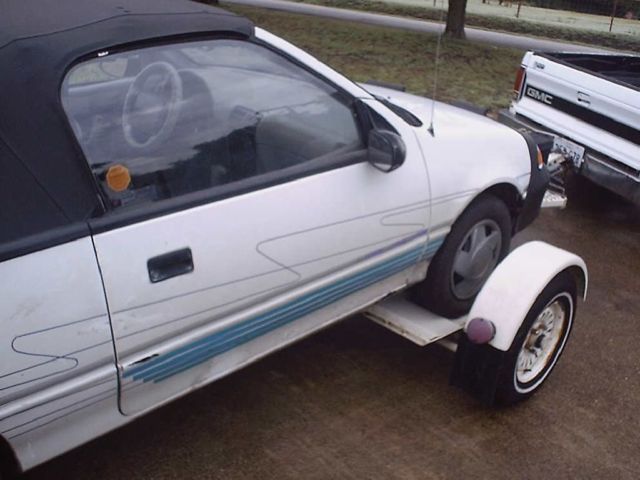 1993 (white) geo metro convertible (engine bad)