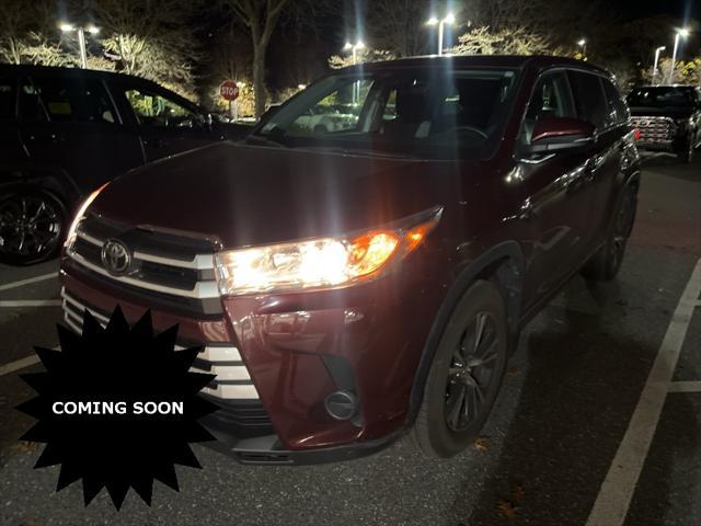 2019 toyota highlander le