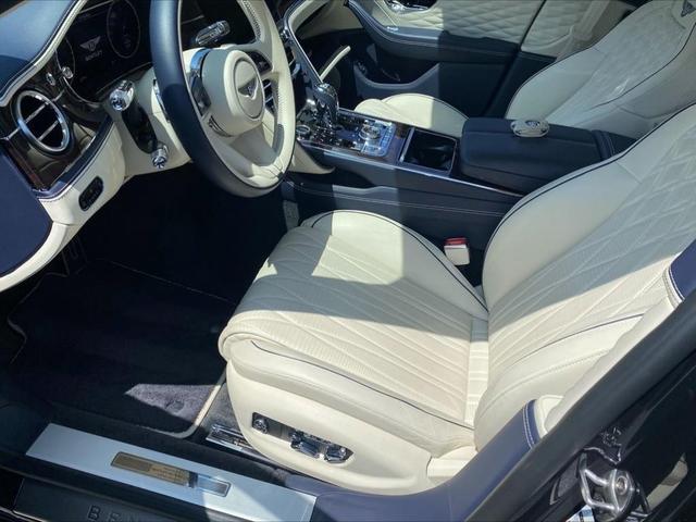 2022 bentley flying spur v8