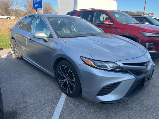 2019 toyota camry l