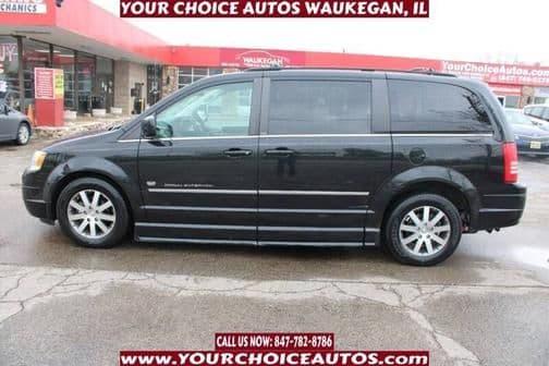2009 chrysler town & country touring in waukegan, illinois