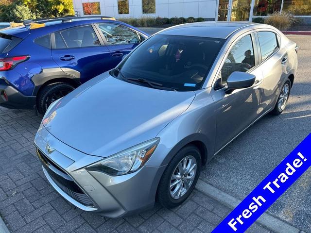 2016 toyota yaris l