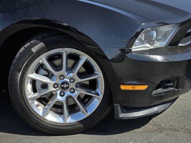 2011 ford mustang v6