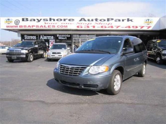 used 2005 chrysler town & country touring van, 67,344 miles in saint james, ny