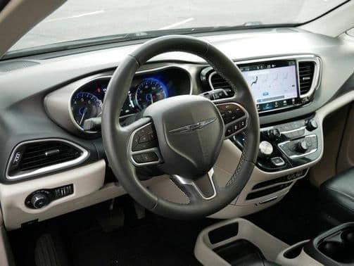 2022 chrysler pacifica touring-l in kansas city, missouri