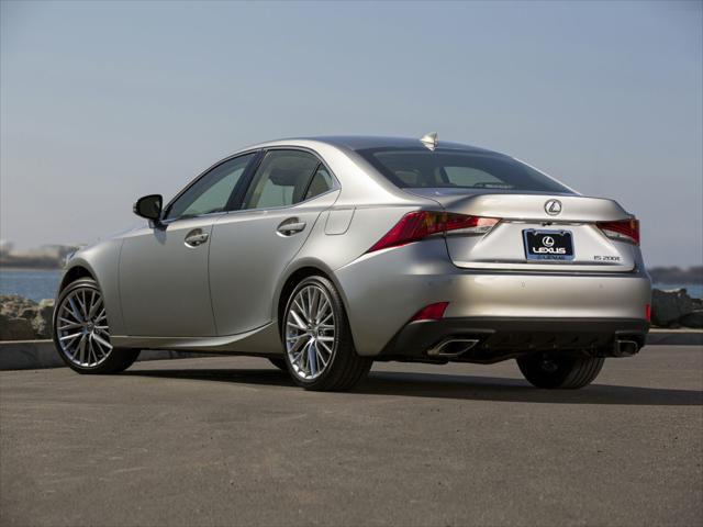 2018 lexus is 300 base