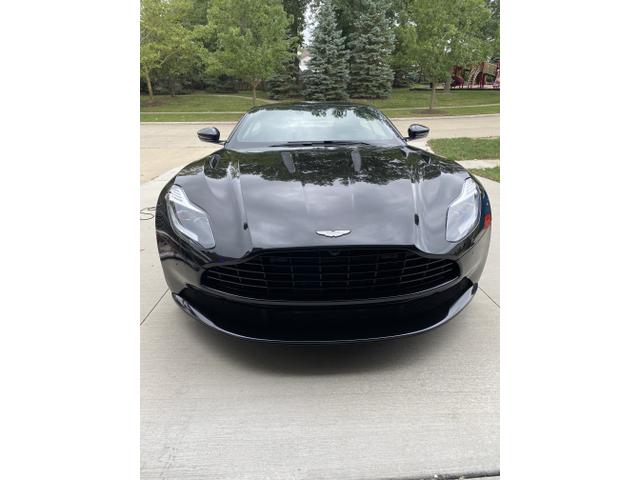 2018 aston martin db11 v12
