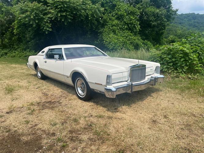 1976 lincoln continental mark iv in carlisle, pennsylvania