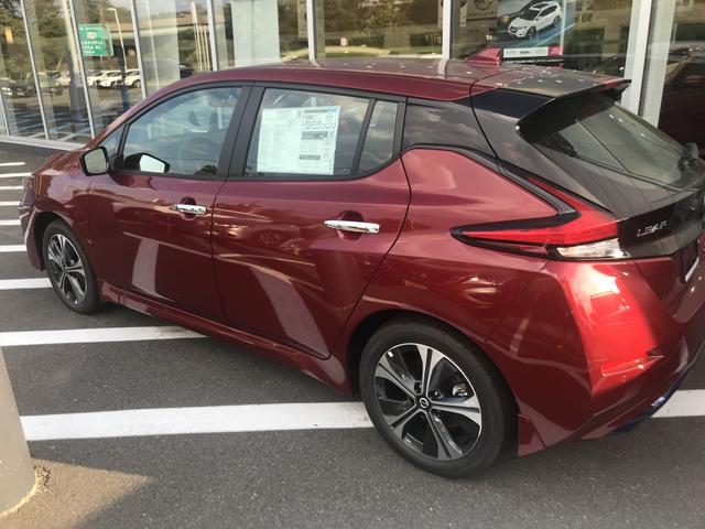 2022 nissan leaf sv plus