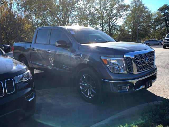 2017 nissan titan sv
