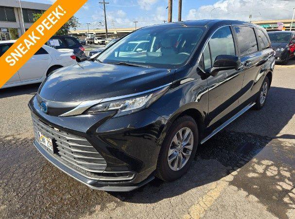 2023 toyota sienna le