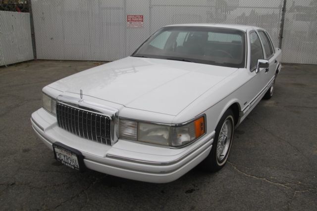 1993 lincoln town car 119k low miles automatic 8 cylinder no reserve