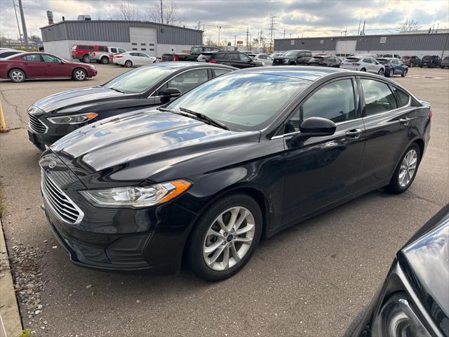 2019 ford fusion se