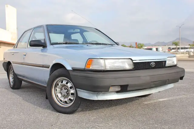 1990 toyota camry low milage one owner mint conditions --- no reserve