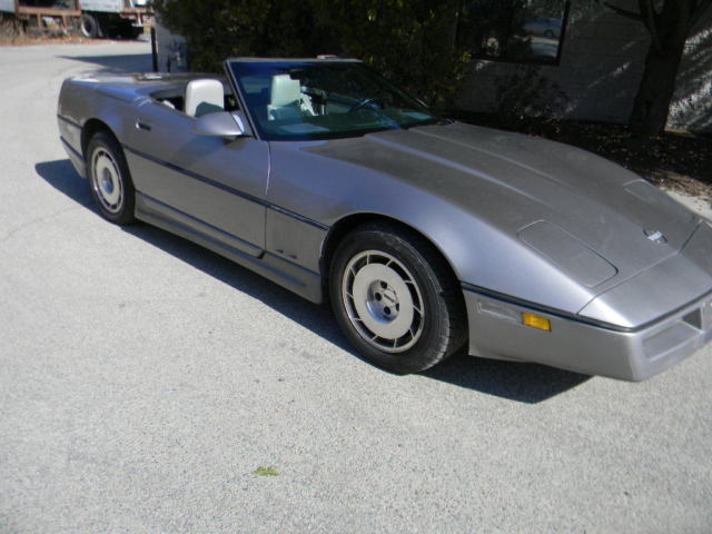 1987 corvette convertible , 350 tpi , automatic