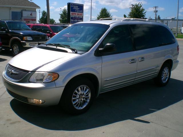 2002 chrysler town & country limited for sale in fargo, north dakota
