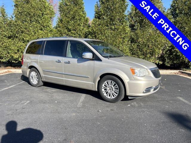 2014 chrysler town & country limited
