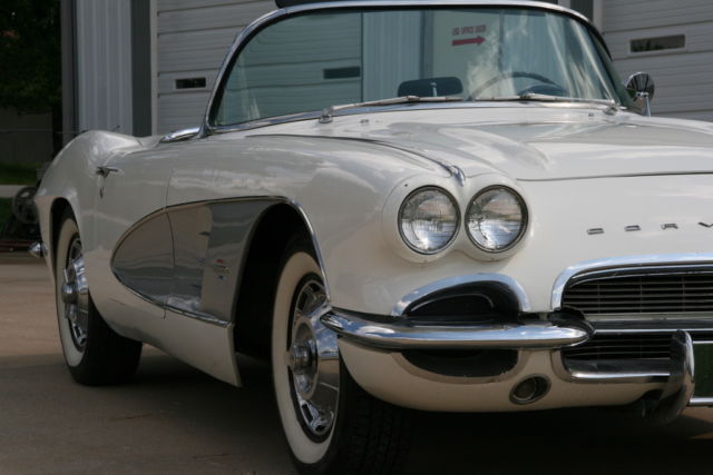 1961 corvette two tops 283/230hp 4 speed very original car