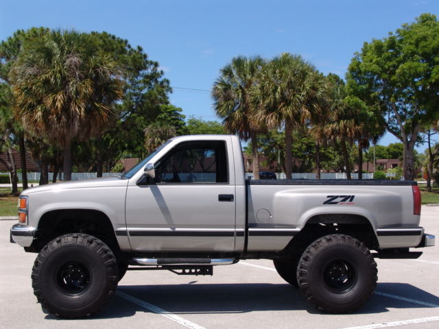 beautiful four wheel drive v8 cold ac rarer than f150 ford dodge ram jeep gmc !