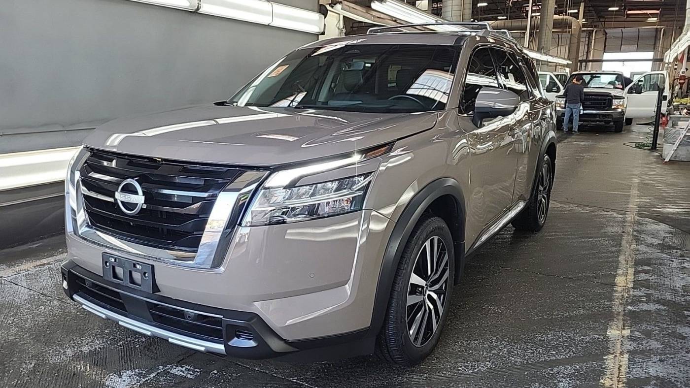 2023 nissan pathfinder platinum