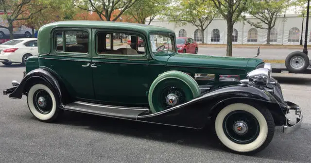 1933 cadillac v12 town sedan