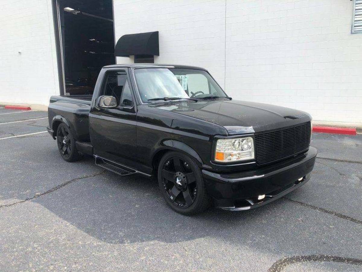 1992 ford f-150 xl 2dr standard cab flareside sb automatic 4-speed rwd i6 4.9l