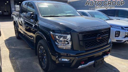 2022 Nissan Titan pro−x