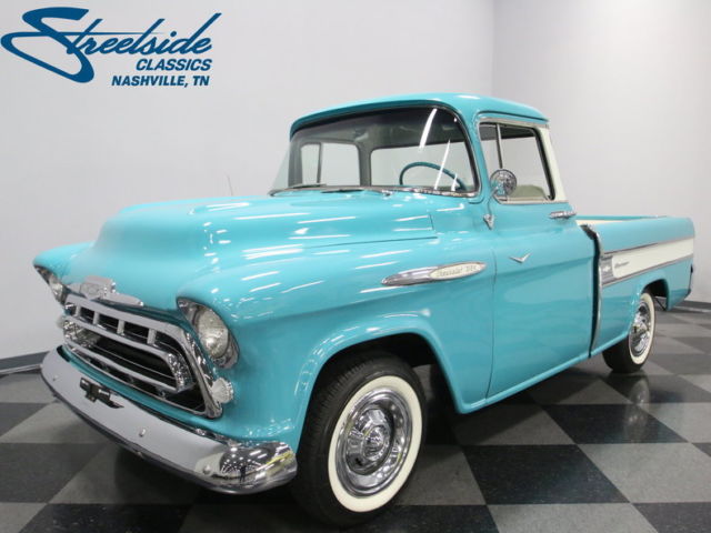 correct 1957 283ci motor, rare cameo pickup, excellent color combo, nice chevy!