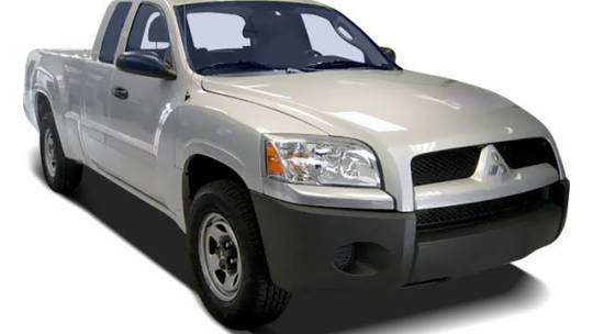 2008 Mitsubishi Raider ls