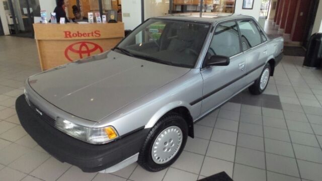 1989 toyota camry deluxe