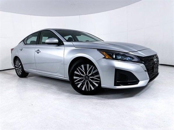 2023 nissan altima in hales corners, wisconsin