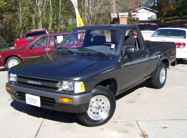 neat-1-owner-rust-free-california-short-bed-alloys-reg-cab-pre-tacoma-post-hilux