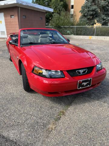 2004 ford mustang base