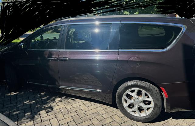 2017 chrysler pacifica touring-l