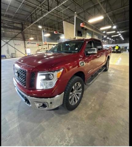 2017 nissan titan sl