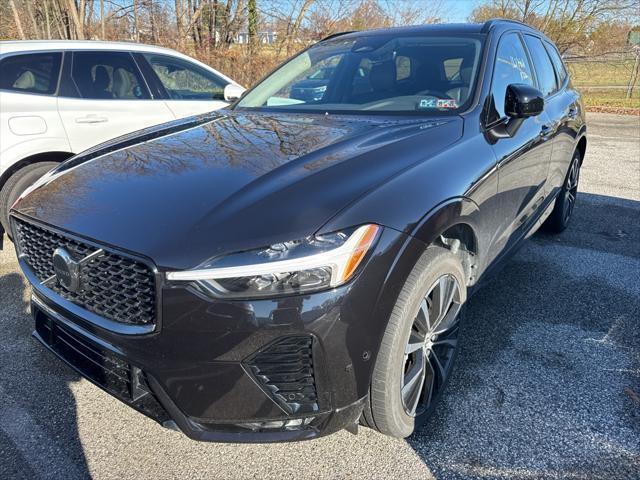2023 volvo xc60 b5 plus dark theme