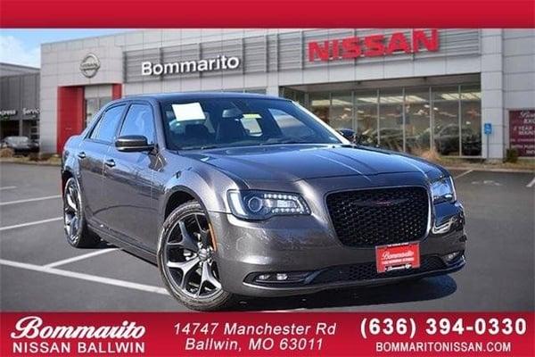 2022 chrysler 300 in chicago, illinois