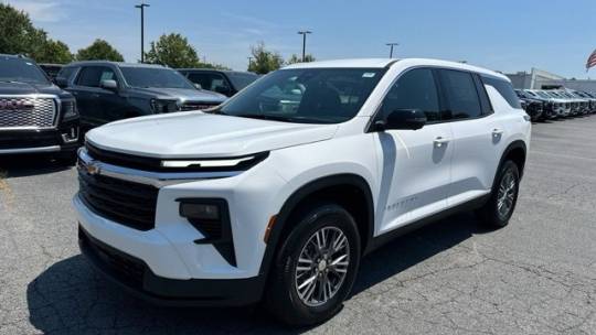 new 2024 chevrolet traverse ls with 1ls fwd