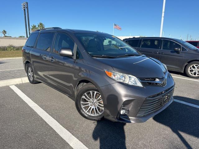 2018 toyota sienna xle