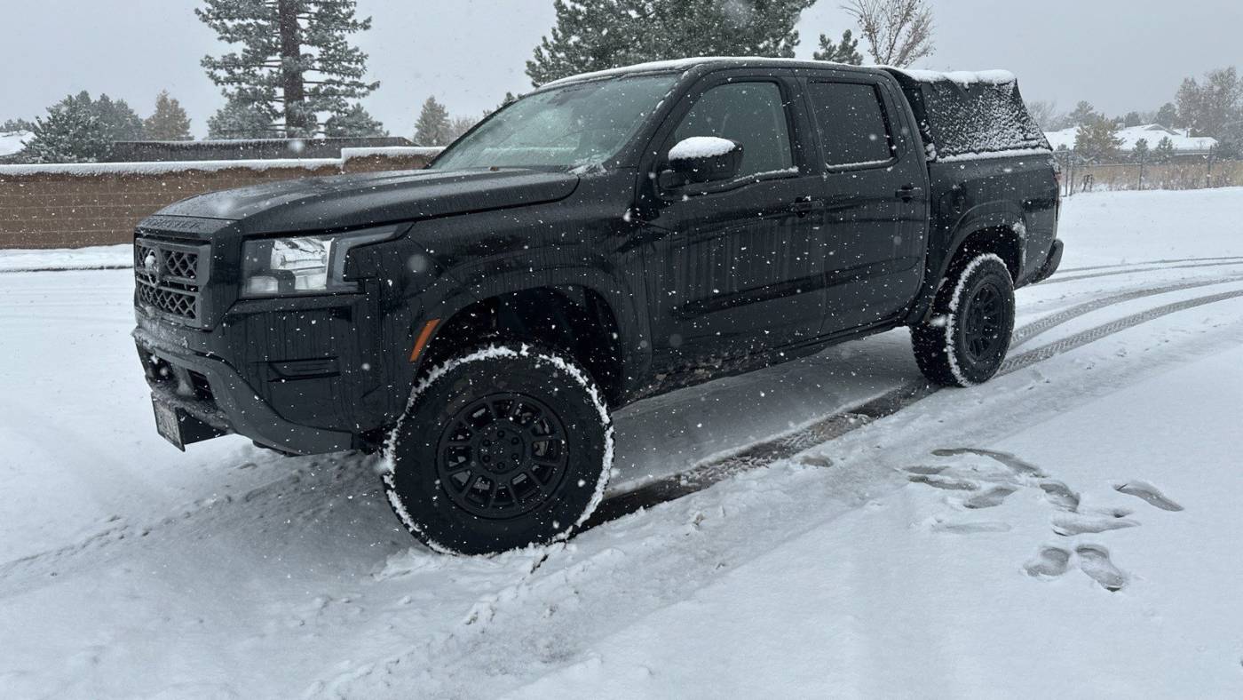 2022 nissan frontier sv