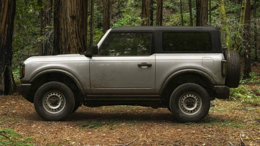 2022 ford bronco base