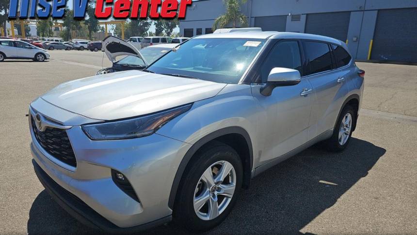 2021 toyota highlander le