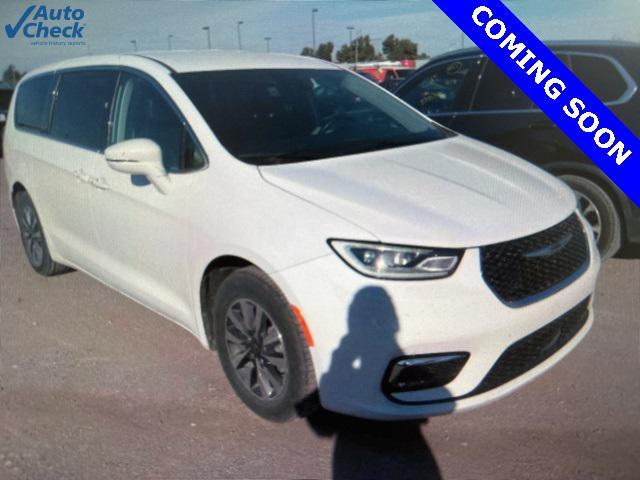 2022 chrysler pacifica hybrid touring l