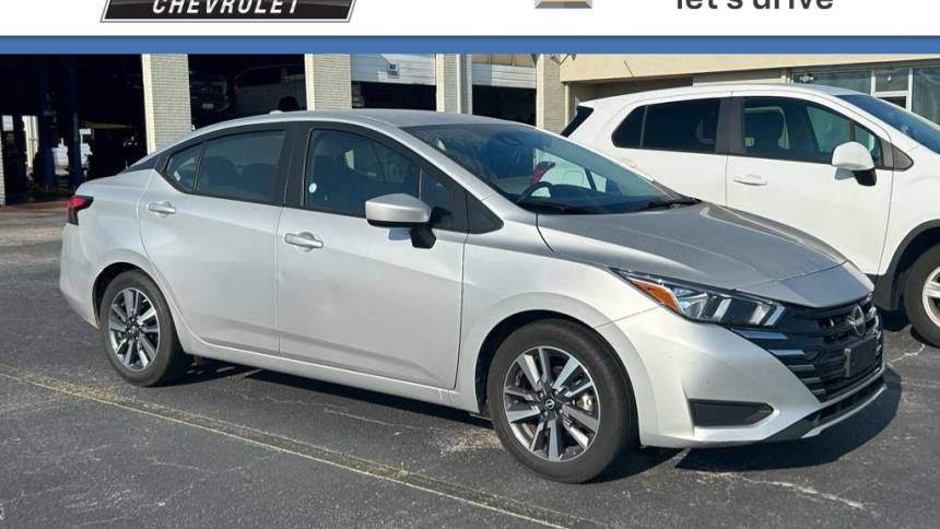 2023 nissan versa sv