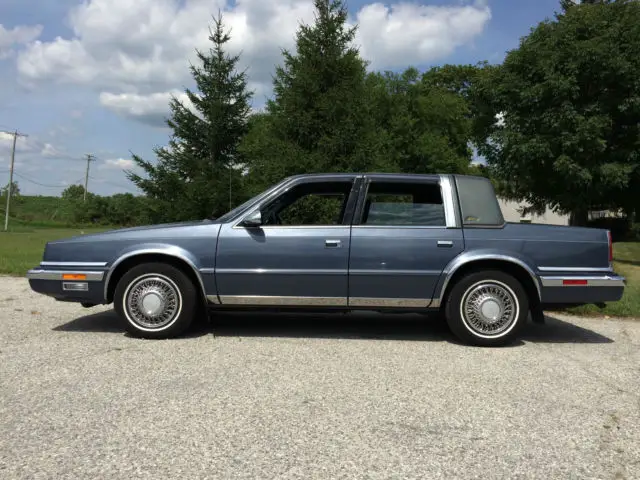 1990 chrysler new yorker landau 81,400 miles garaged &dealer seviced since new