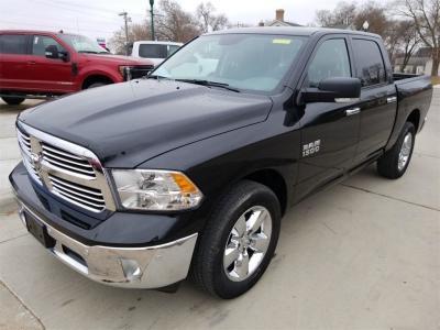 2017 ram ram pickup 1500 slt 4x4 slt 4dr crew cab 5.5 ft. sb pickup for sale in yankton, south dakota