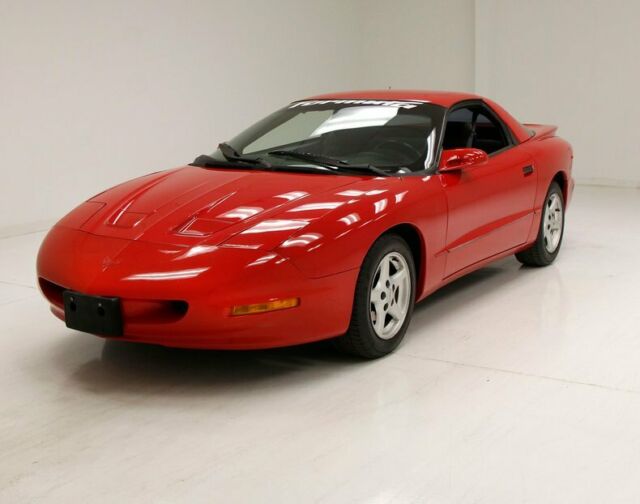 27k original miles/320hp northstar v8/leather interior/retractable hardtop